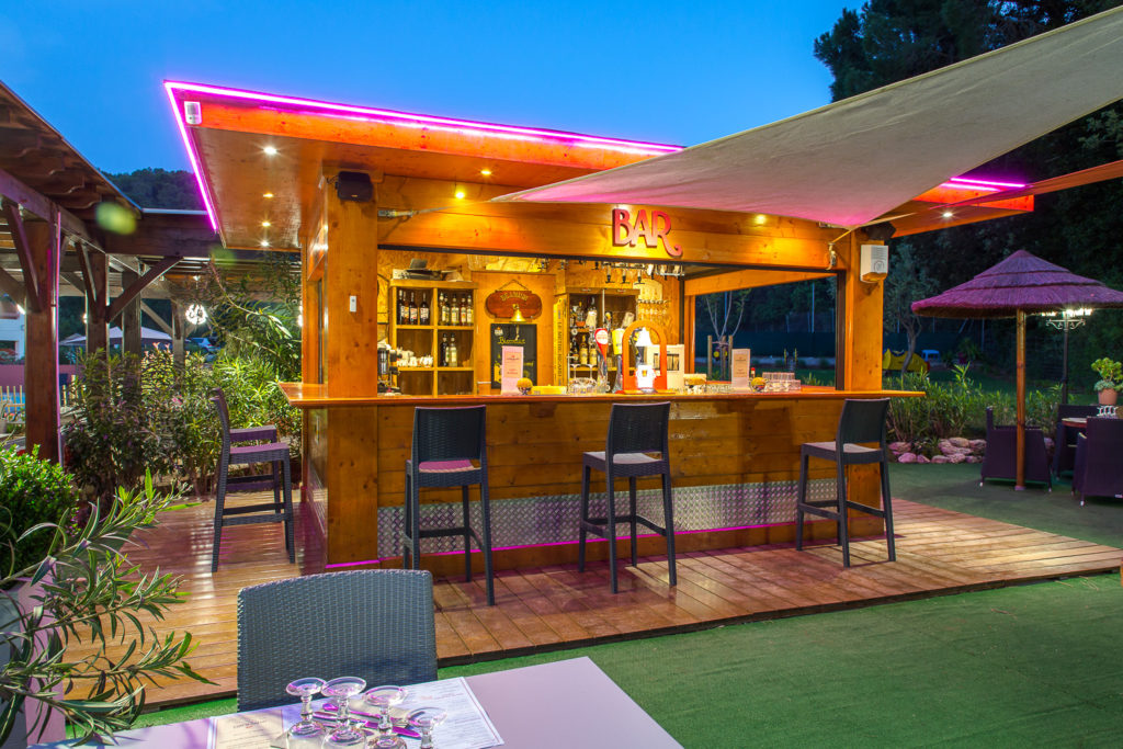 bar